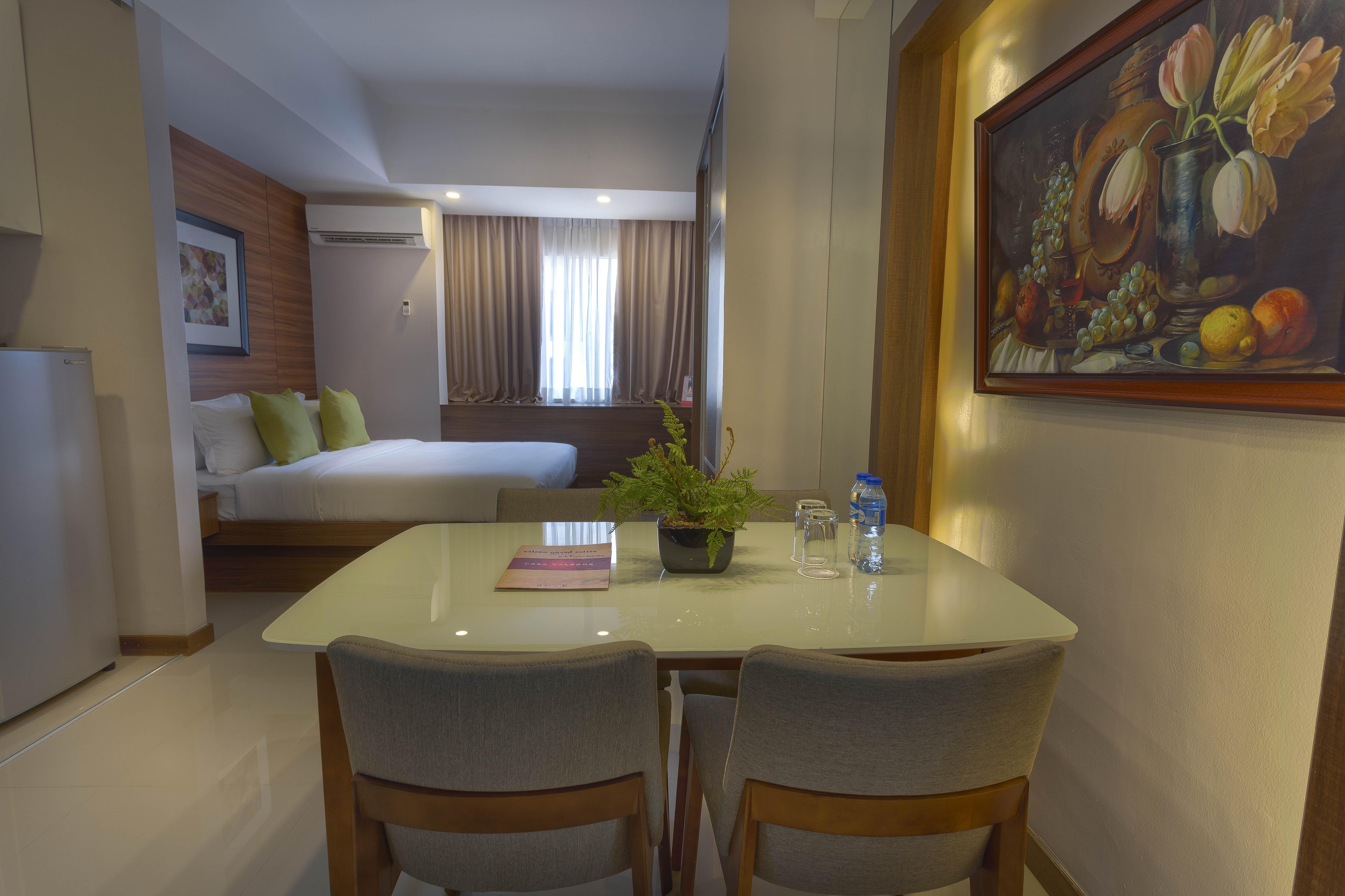 Valero Grand Suites By Swiss-Belhotel Makati City Exterior foto