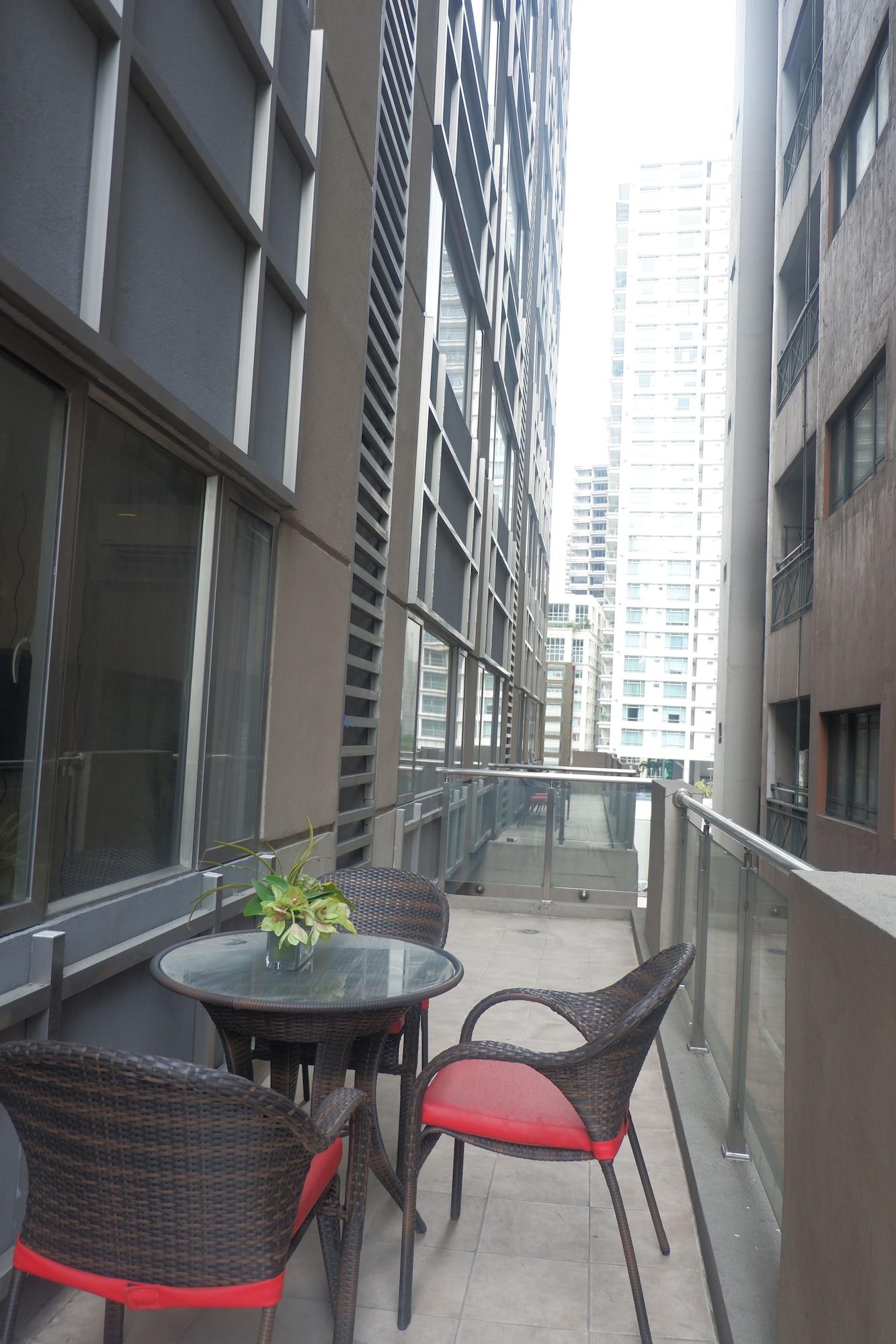 Valero Grand Suites By Swiss-Belhotel Makati City Exterior foto